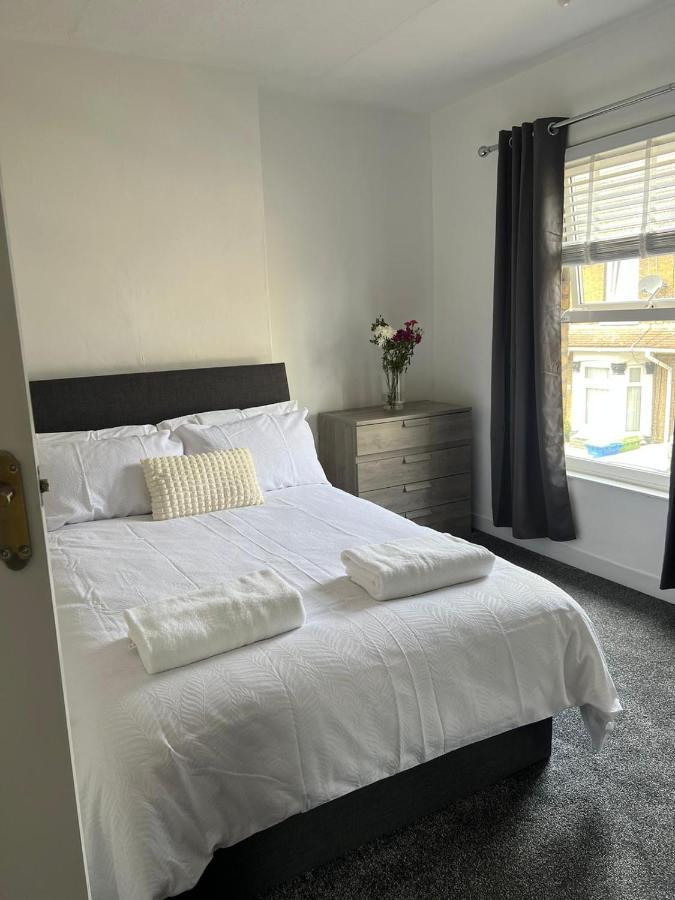 Crown Road Apartment Sittingbourne Luaran gambar