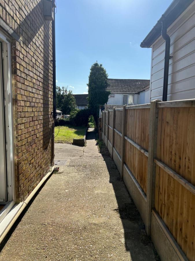 Crown Road Apartment Sittingbourne Luaran gambar